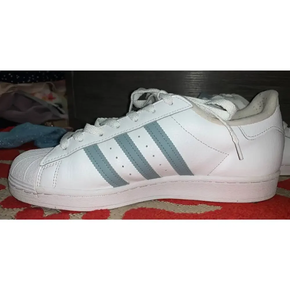 Mens Adidas Superstar (size 9)